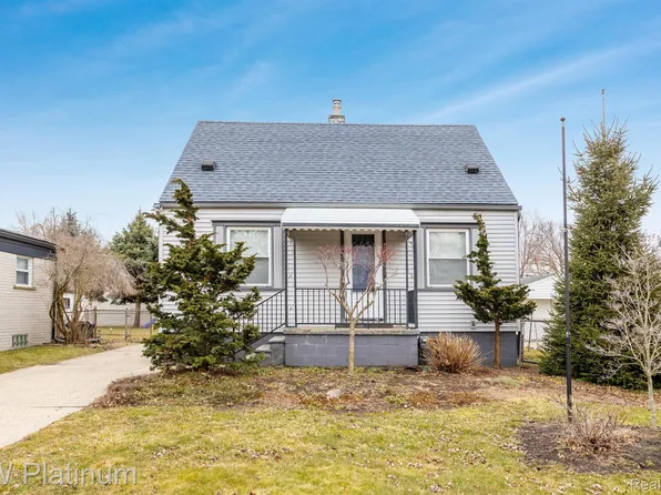 22428 Furton St, Saint Clair Shores, MI 48082