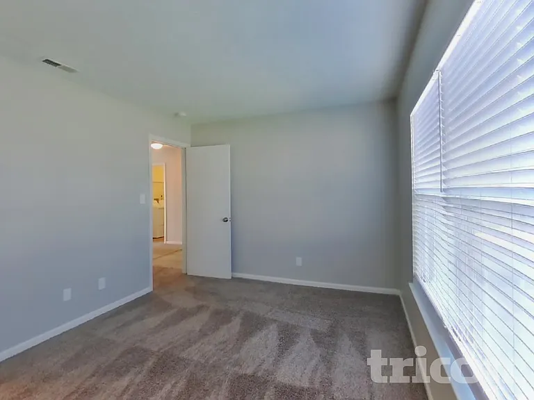 6811 Smithfield Blvd — Photo 9