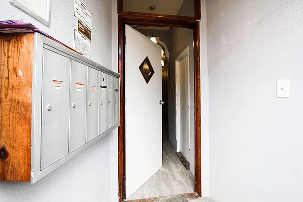 Rented by TheRealEstateCompany.com LLC | media 12