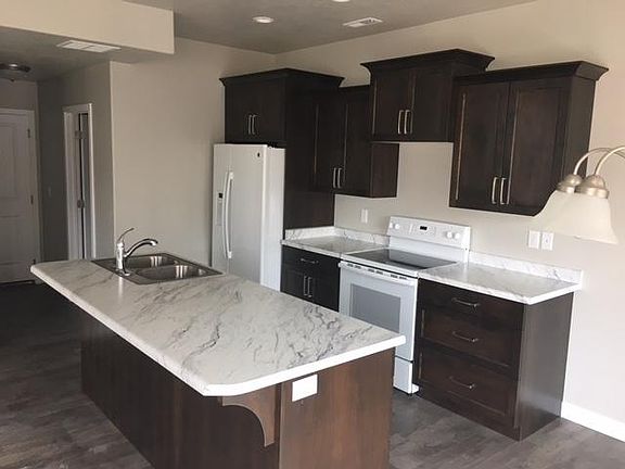 3rd image of 11884 S Rushmore Park Ln