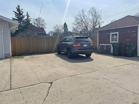 2nd image of 1820 1st Ave S