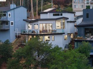 7260 Woodrow Dr, Oakland, CA