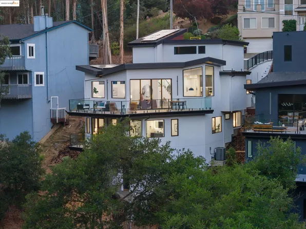 7260 Woodrow Dr, Oakland, CA 94611