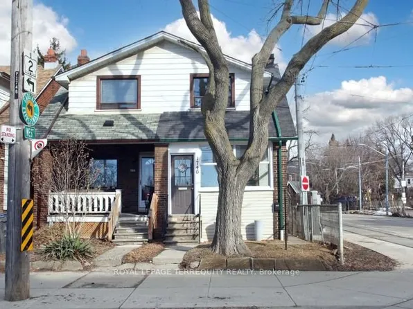 1746 Queen St E, Toronto, ON M4L 1G7