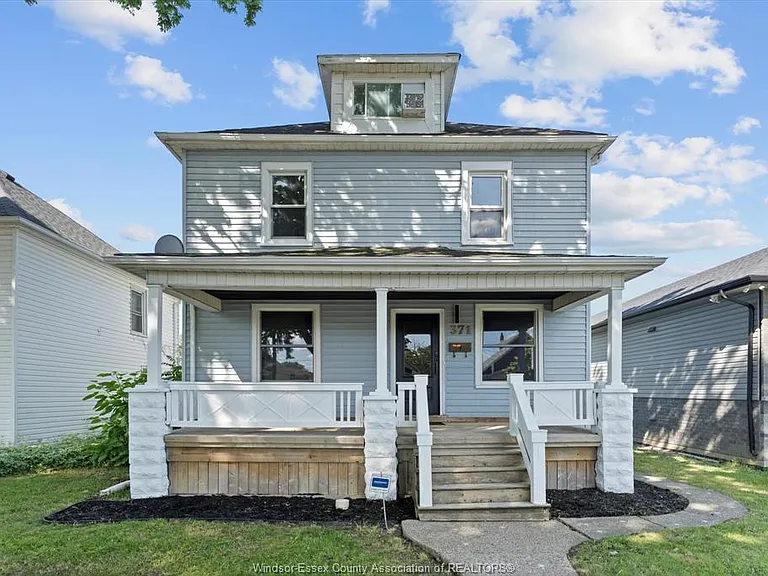 371 Curry Ave — Photo 2