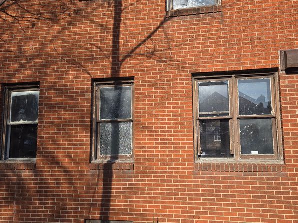 detroit-michigan-444987304 picture