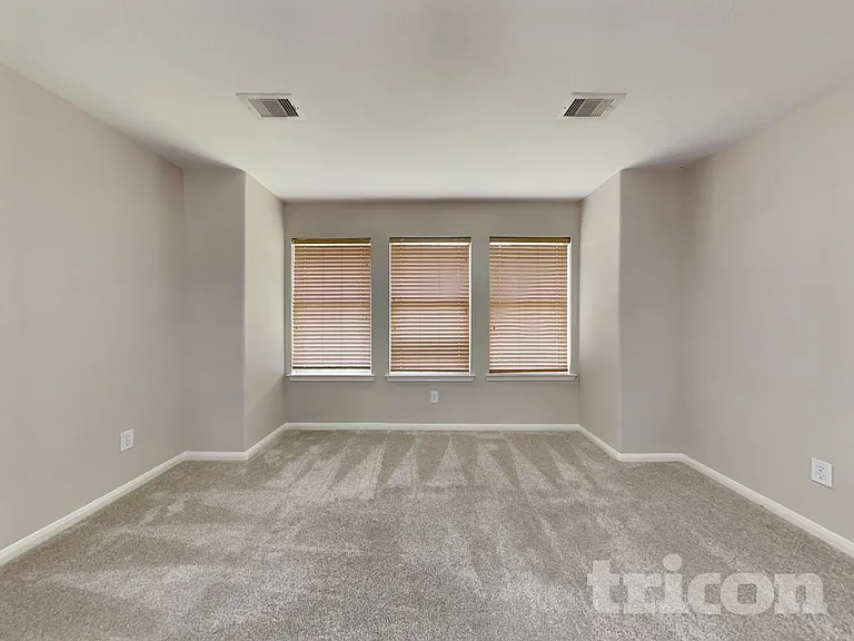 8523 W Highlands Xing — Photo 20