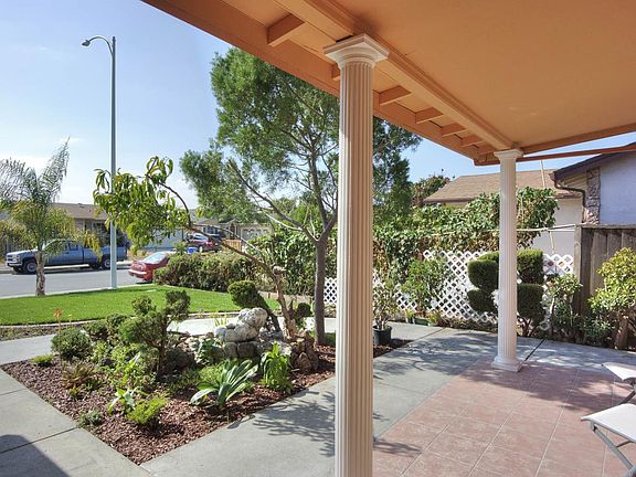 3rd image of 473 Singley Dr
