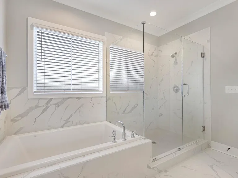 6209 Morning Glory Dr — Photo 35