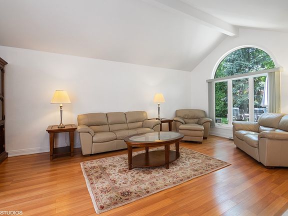 4th image of 1758 Jefferson Ave