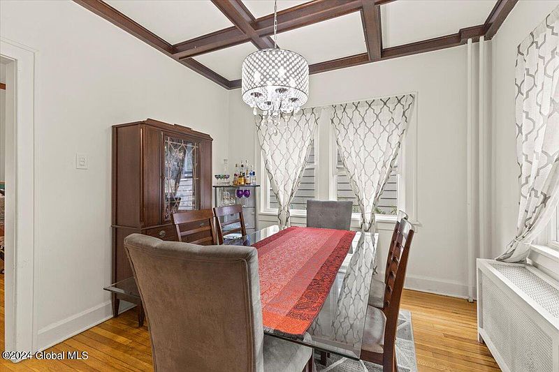 5th image of 22 Edgewood Avenue