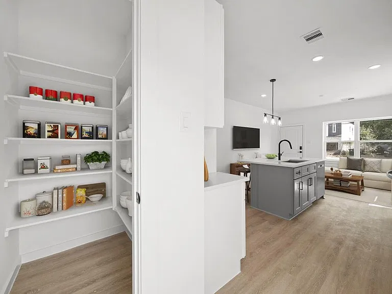 7817 Beckley St #B — Photo 6