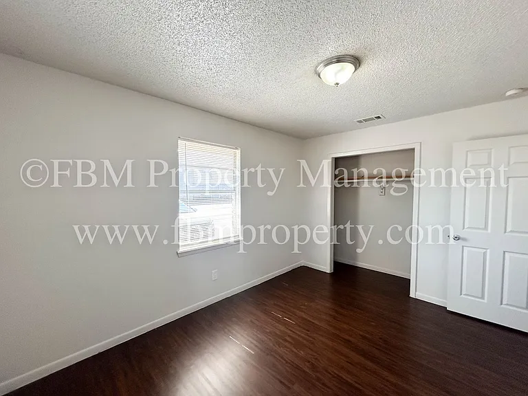 825 Tehuacana Dr #101 — Photo 7