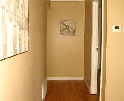 3rd image of 1212 N Oaks Blvd