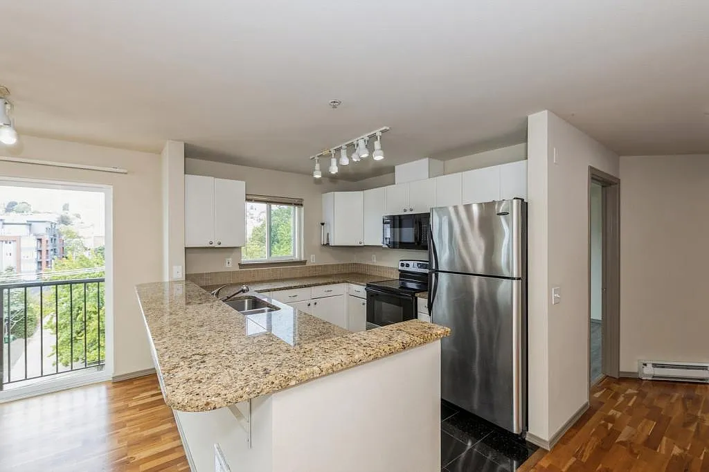 Live at Athena In Lower Queen Anne - 2 bedrooms — Photo 4