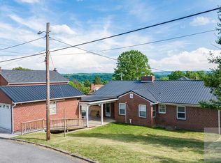 206 College Ave, Princeton, WV 24740