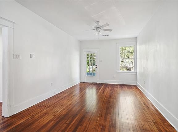3rd image of 2131 Audubon St