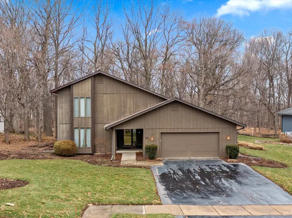 11 Dorchester Ct, Sugar Grove, IL 60554