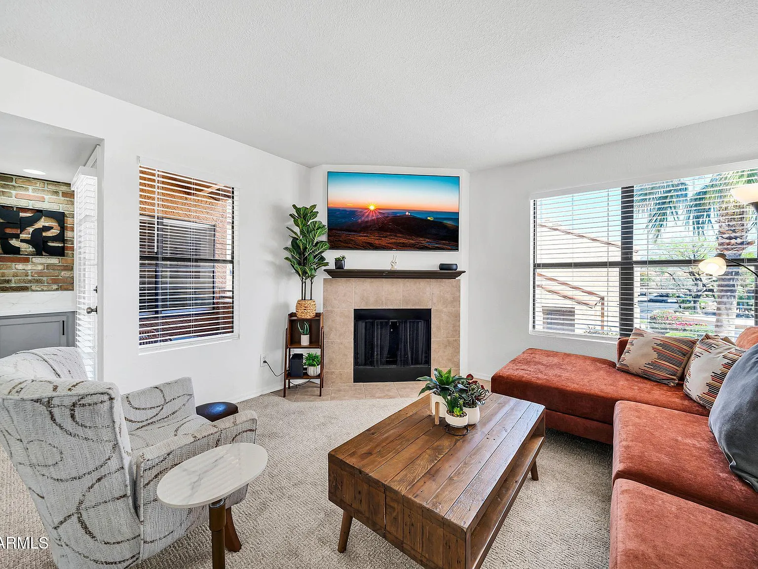 1 bed, 812 sqft, $2,200 — Photo 2