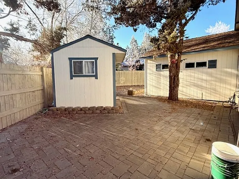 2082 NE Veronica Ln — Photo 21