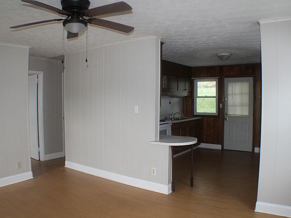 5th image of 1429 Holyoke St