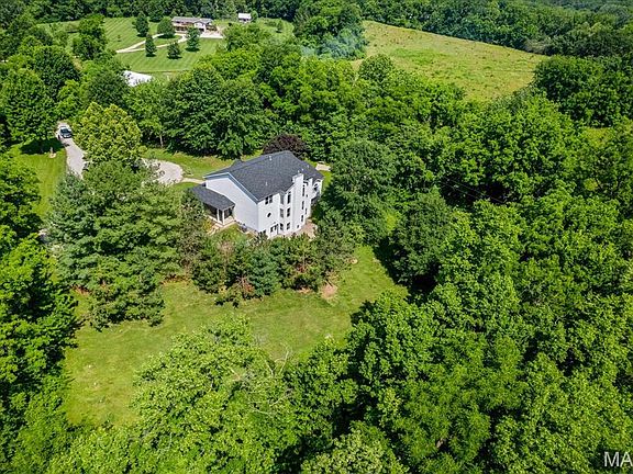 5th image of 4 Hahn Estate Rd