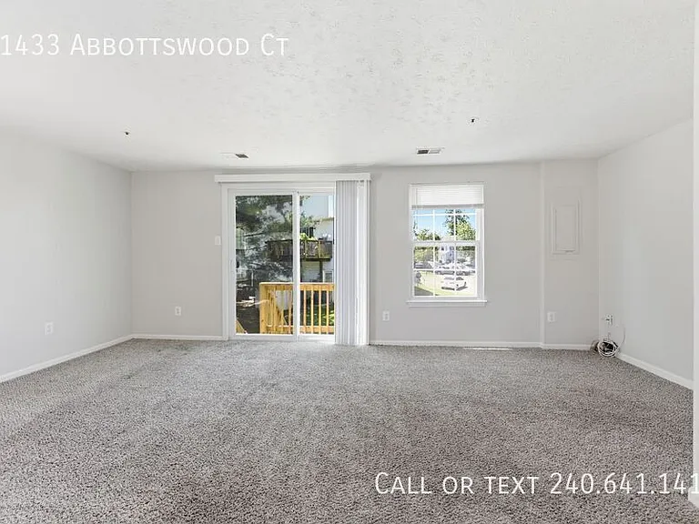 11433 Abbottswood Ct — Photo 2
