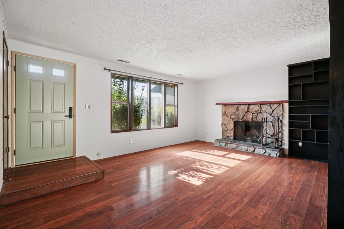 next background image