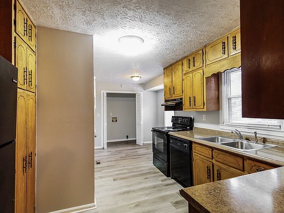 5th image of 2244 Briarwood Cir SW
