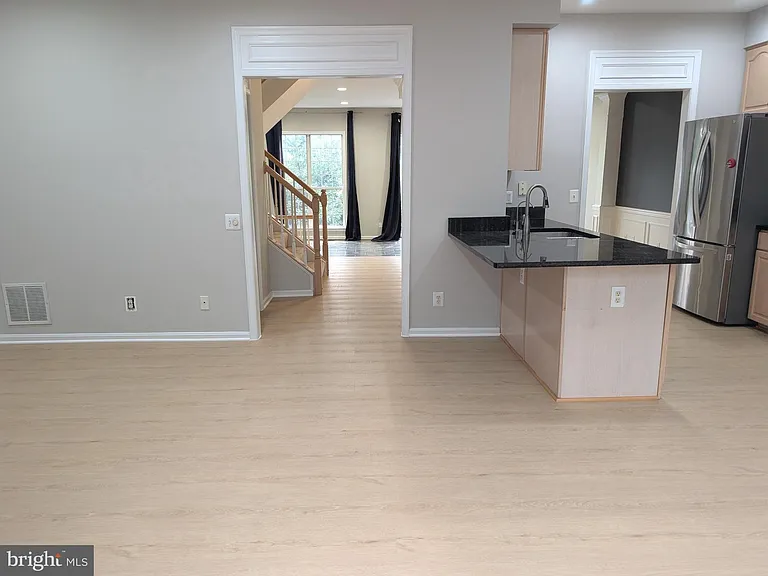 20867 Trinity Sq — Photo 11
