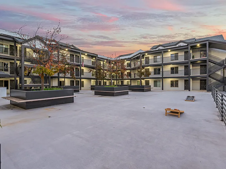 River Walk Apartments — Photo 23