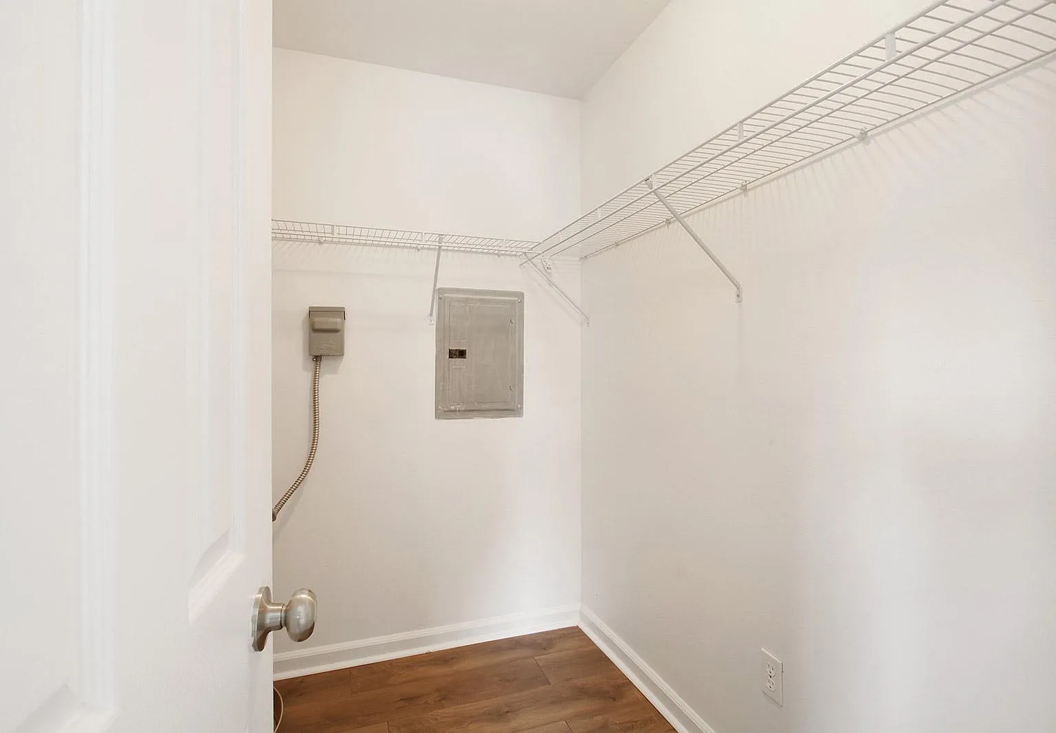 1 bed, 1100 sqft, $1,200 — Photo 2