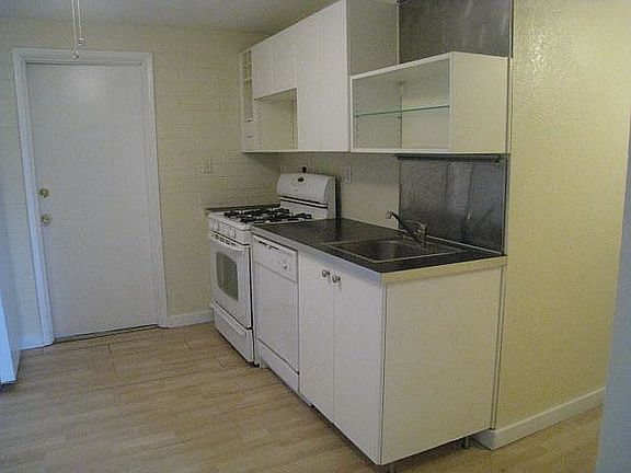 Unit B - kitchen