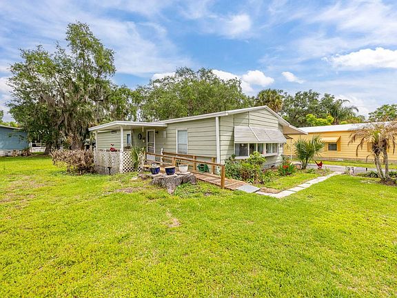 3rd image of 1650 Calvin Cir