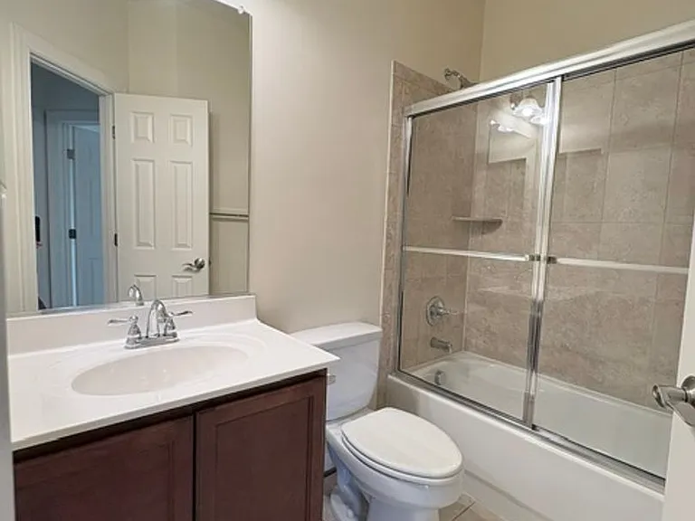 121 Autumn View Dr — Photo 37