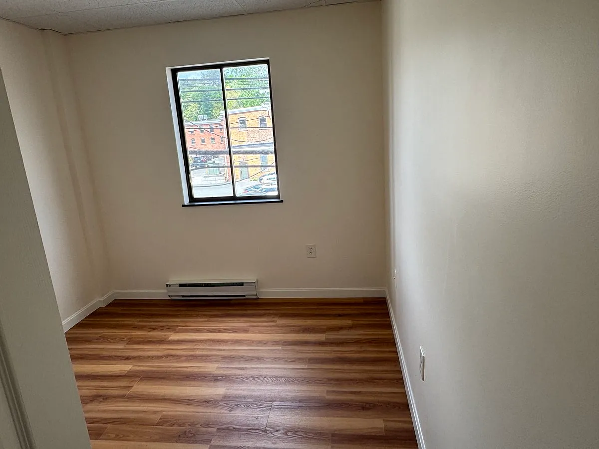 2 bed, 836 sqft, $2,500 — Photo 4