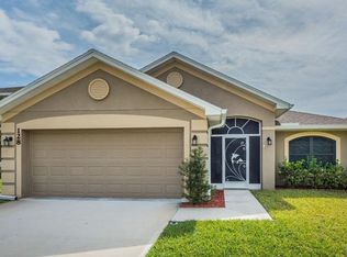 128 Briarcliff Cir, Sebastian, FL 32958