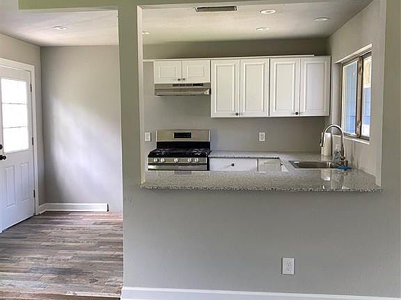 4th image of 321 Norwood Dr