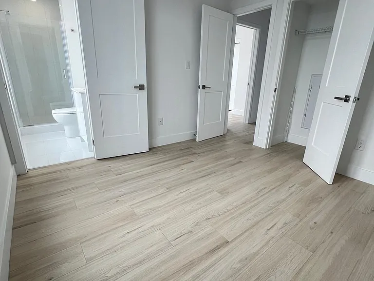 7727 Wilson Cres #206 — Photo 6