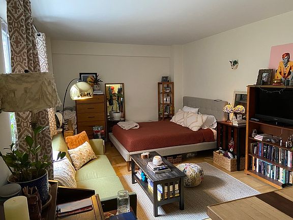 3rd image of 130 8th Ave APT 1H