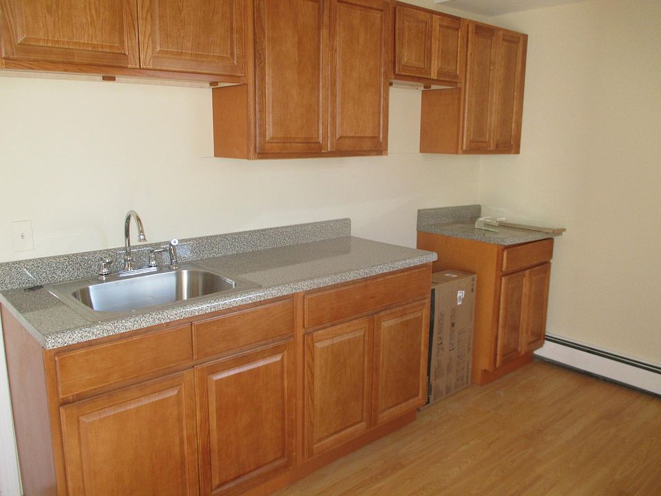 2nd image of 548 Franklin Ave