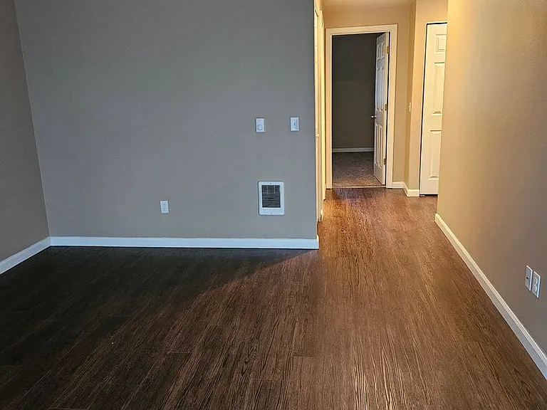 Vista Pointe Apartments in South Salem Oregon Comfortable Living Near Shopping and I5 — Photo 11
