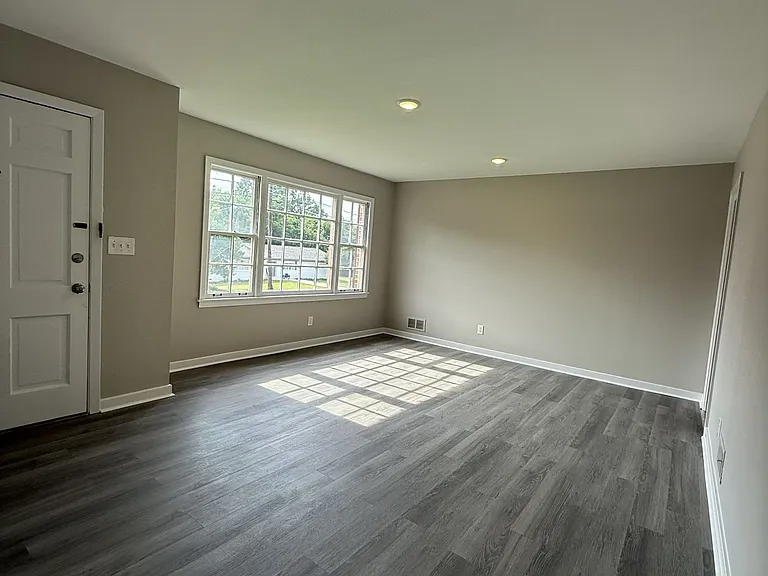 2332 3rd St NW — Photo 2