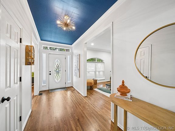 5th image of 504 E Quinton St