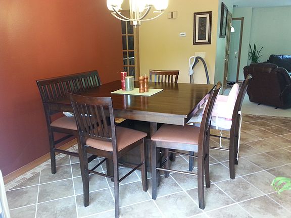 5th image of 908 Country Club Dr SW