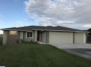 7001 S Coulee Vista Dr, Kennewick, WA 99338
