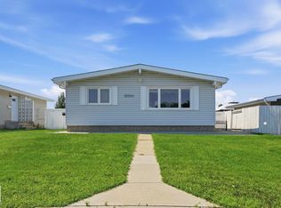 15204 75a St NW, Edmonton, AB T5C 1A7