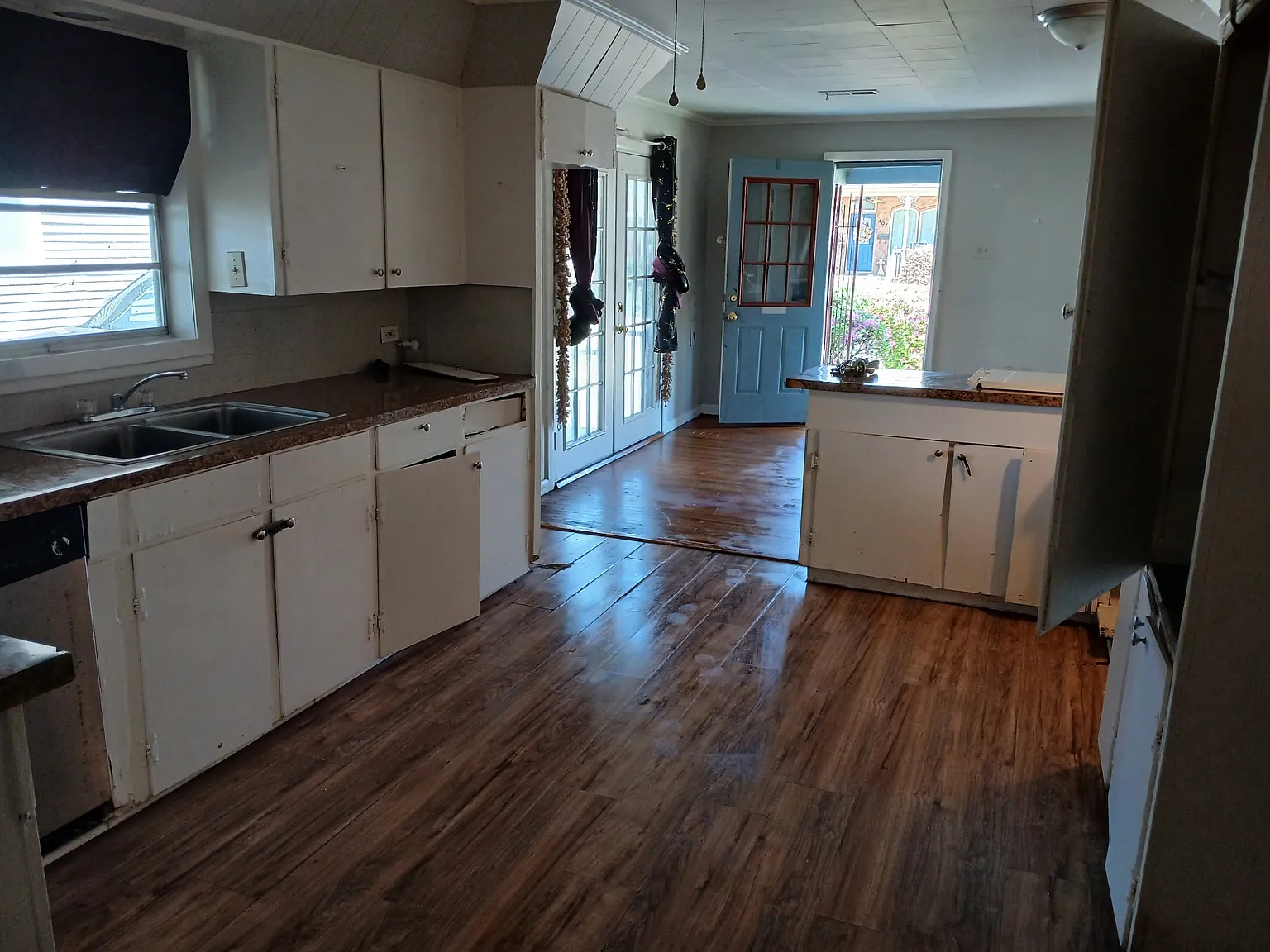 406 S Magnolia St — Photo 4