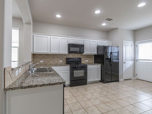 4th image of 2880 Donnell Dr Unit 4101