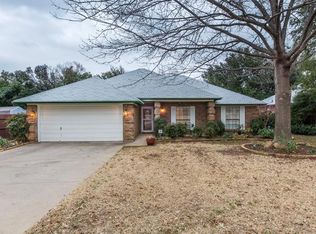 5223 Fairmount Dr, Grapevine, TX 76051